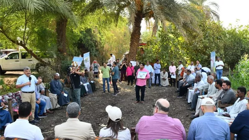 مدير وكالة التنمية الأمريكية فى مصر يلتقى عددا من المزارعين