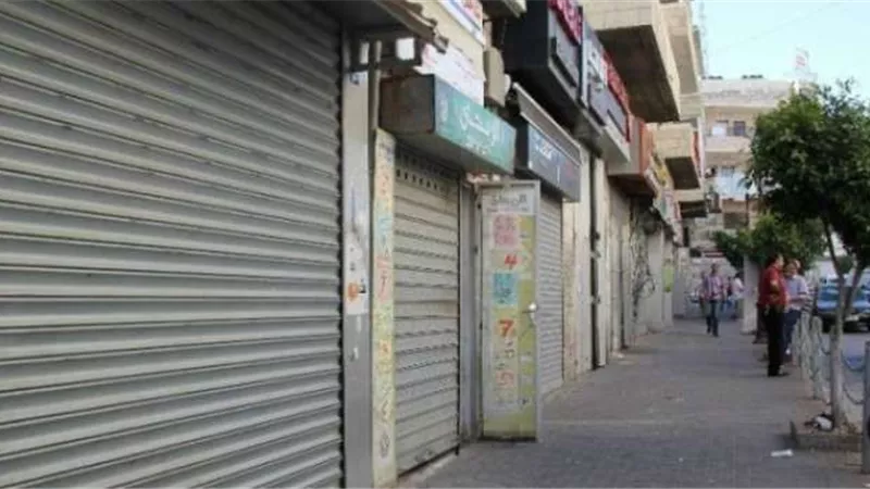 مواعيد فتح وغلق المحال التجارية بعد تطبيق التوقيت الشتوي.. فيديو