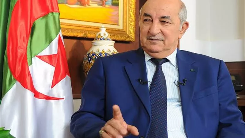 الرئيس الجزائري يلتقي مع وزير الدفاع الإيطالي