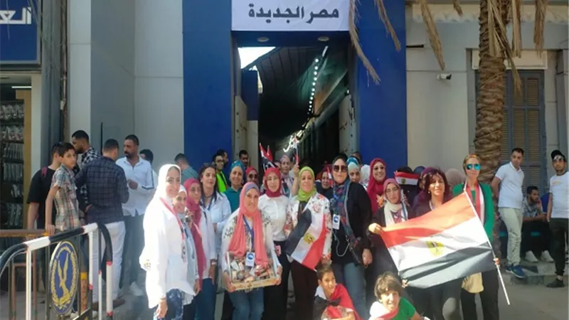 لليوم الرابع .. توافد المواطنين على مكاتب الشهر العقاري لدعم 
