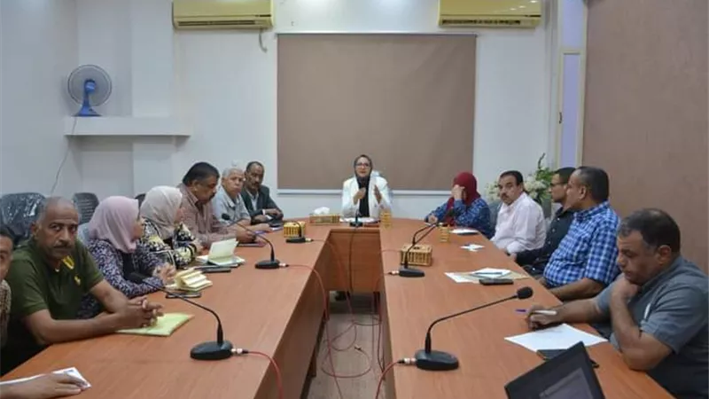 نائب محافظ الوادي الجديد تجتمع باللجنة الوطنية لمكافحة الفساد