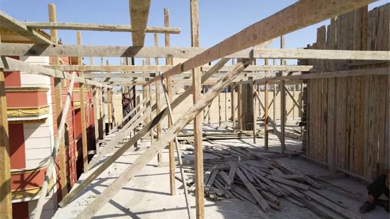 يستغل اجازة المسئولين للبناء بدون ترخيص بحيِّ ثالث بالإسماعيلية
