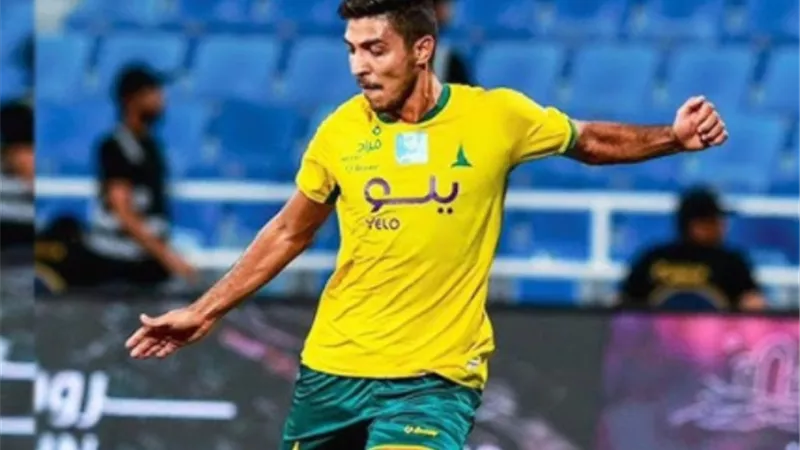نجم الاهلى المحترف يكشف حقيقة عودته إلى الزمالك