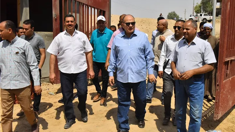 محافظ أسيوط يتفقد إنشاءات محطة رفع صرف صحى المطمر..صور