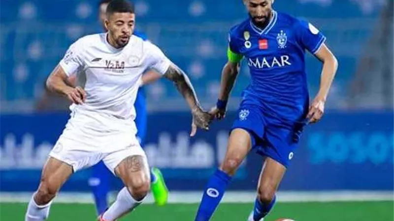 الهلال يفوز على الشباب ويتصدر الدورى السعودى