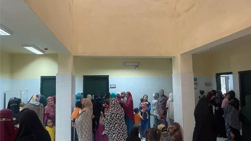 الكشف علي ٢١٠حالة في قافلة 