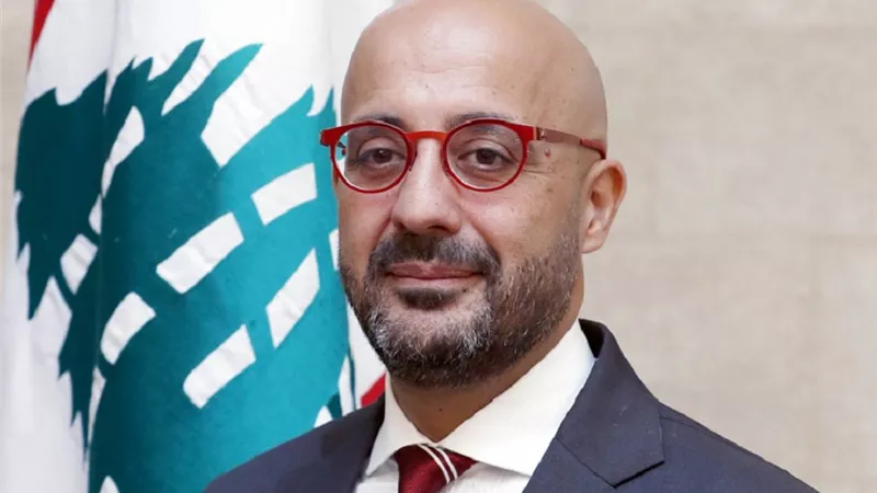 وزير البيئة اللبناني يحذر من اندلاع حرائق في عدة مناطق