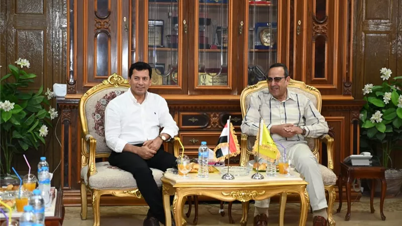 محافظ شمال سيناء يستقبل وزير الشباب والرياضة