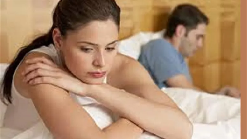 من بات وزوجته ساخطة عليه هل تلعنه الملائكة