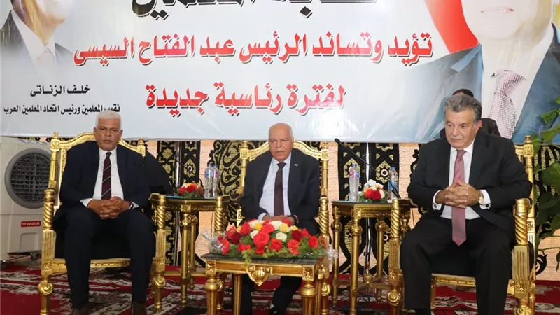 نقيب المعلمين: انجازات الرئيس لا تخطئها ودعمنا للسيسي