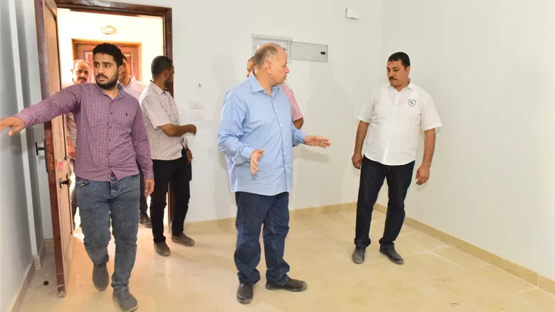 محافظ أسيوط يتفقد أعمال إنشاء 9عمارات سكنية 