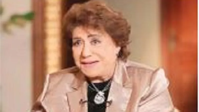 سميحة أيوب تجذب رواد السوشيال ميديا