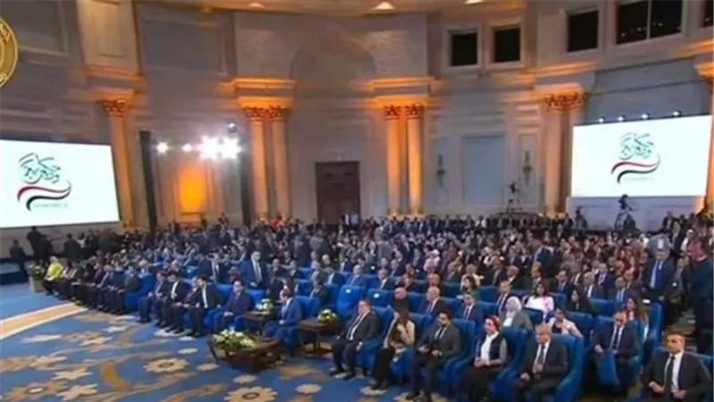 الرئيس السيسي يشاهد فيلما تسجيليا عن الاقتصاد المصري