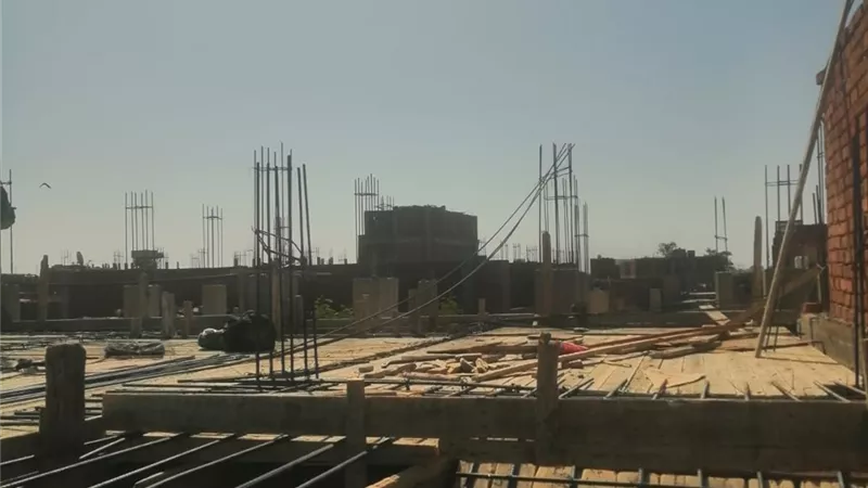 وقف تنفيذ محاولة تعدٍّ بالبناء بدون ترخيص في الإسماعيلية