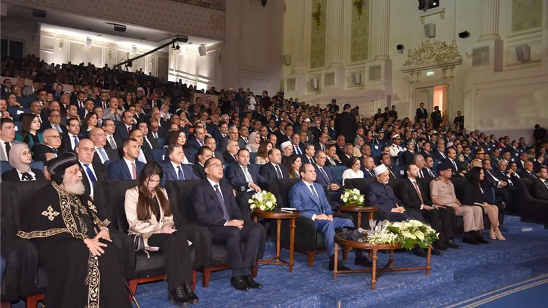 الرئيس السيسي : الإنفاق بالدولار يمثل عبئا كبيرا على الدولة