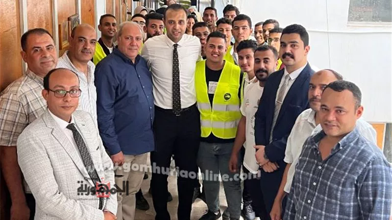 أعضاء مستقبل وطن وأهالي أسيوط يحررون توكيلات لتأييد الرئيس السيسي