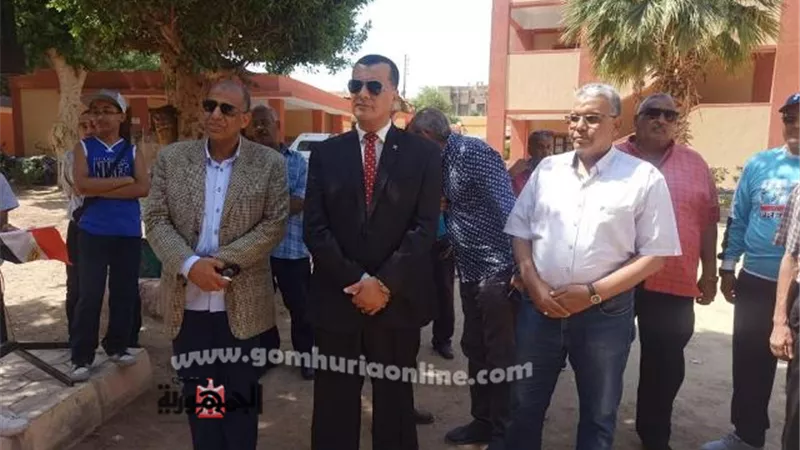 وكيل وزارة التعليم بقنا يتفقد المدارس فى اول أيام الدراسة
