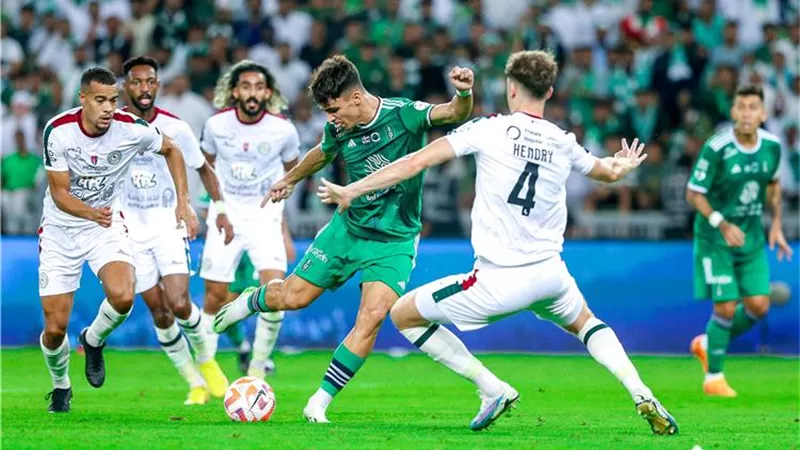 أهلي جدة يسقط في فخ التعادل السلبي أمام الاتفاق