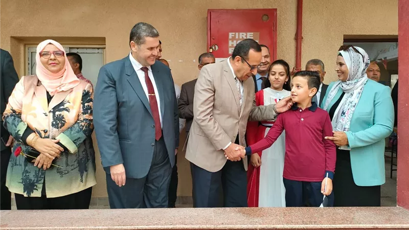 محافظ شمال سيناء يتفقد العام الدراسي الجديد في مدارس العريش