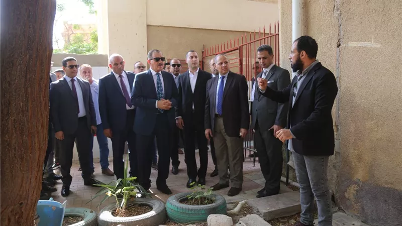 محافظ كفر الشيخ يتفقد المدارس ويطمئن على انتظام العملية التعليمية