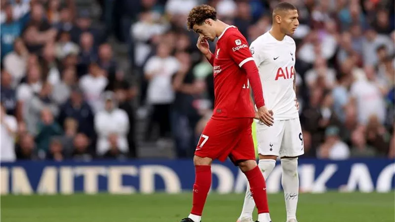 شاهد طرد جونز لاعب ليفربول أمام توتنهام
