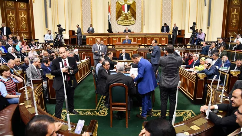 النواب يرفع الجلسة الافتتاحية لدور الانعقاد الرابع ويعاود الثلاثاء