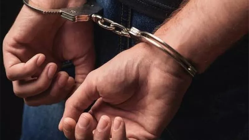 بيغير عليها .. عامل يقتل زوجته ويحتفظ بها فى بطانية بشقته بالخصوص