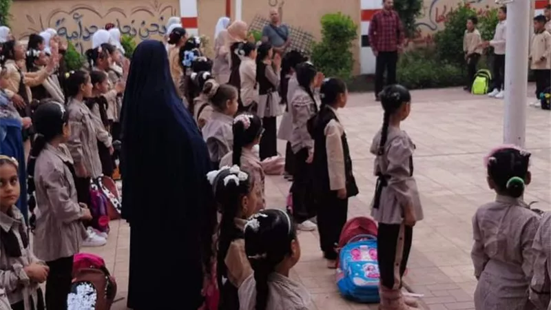 انتظام الدراسة بمدارس أسوان