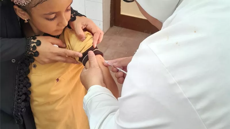 تطعيم تلاميذ الشرقية ضد الالتهاب السحائي