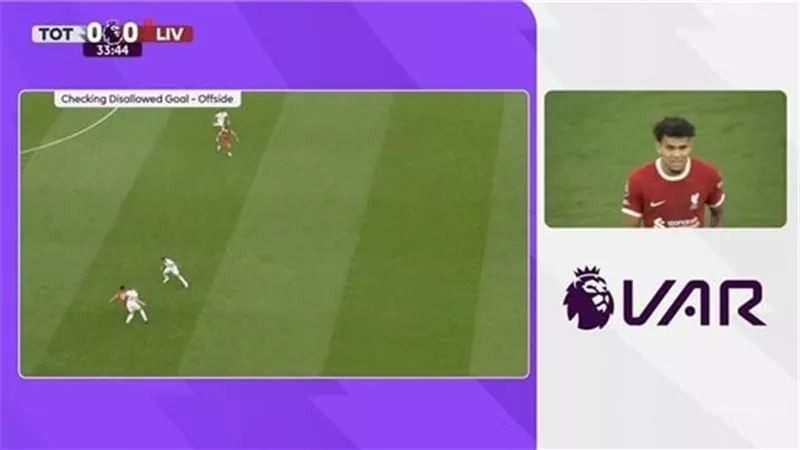 لجنة حكام البريميرليج تصدر قرارا بشأن ثنائي VAR ليفربول وتوتنهام