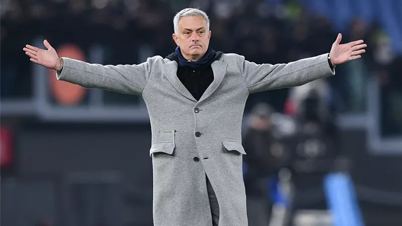 مورينيو: رفضت عرضا فلكيا من الدوري السعودي.. لهذا السبب