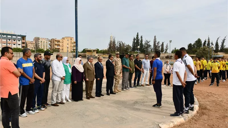 جامعة القناة تستقبل العام الدراسي الجديد بتحية العلم..صور