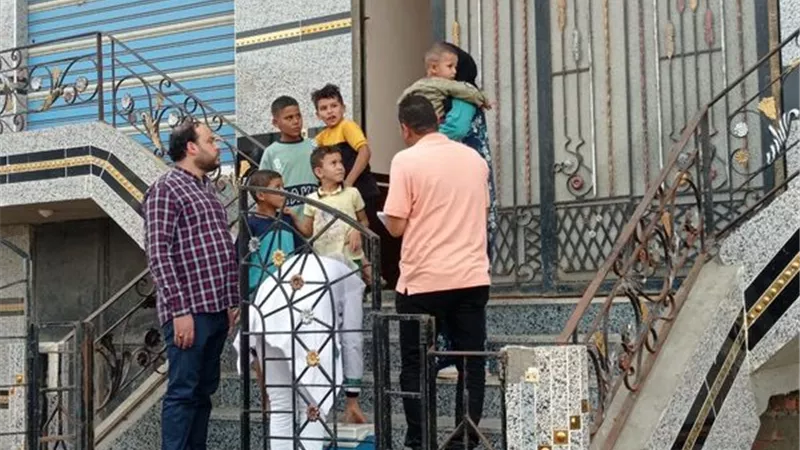مدير صحة الإسماعيلية يتفقد حملة شلل الأطفال بالقنطرة غرب..صور