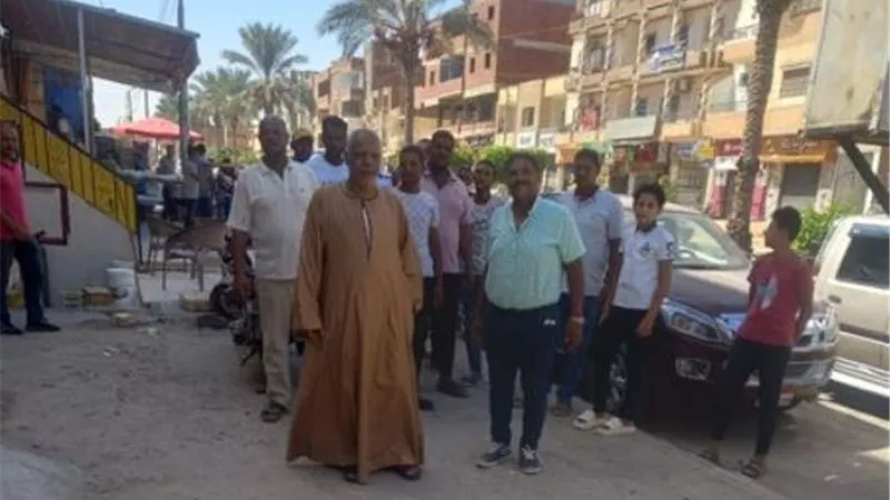 توافد أهالي الإسماعيلية لتحرير توكيلات للرئيس السيسي..صور