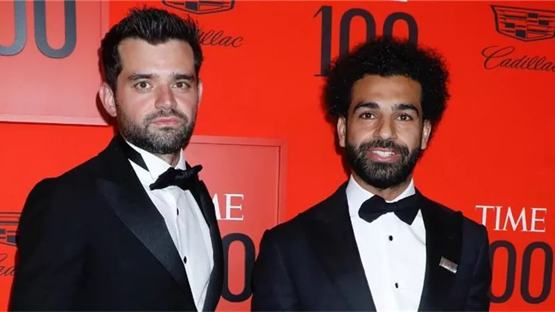 رامي عباس يكشف تفاصيل عقد وراتب محمد صلاح مع ليفربول