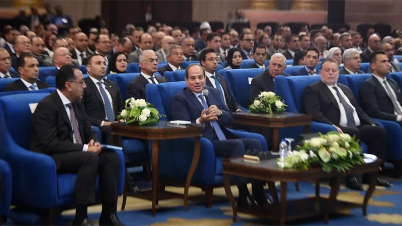 الرئيس السيسي يوجه سؤالًا لوزير التموين عن ارتفاع الأسعار .. والمصيلحي يؤكد:ستتراجع
