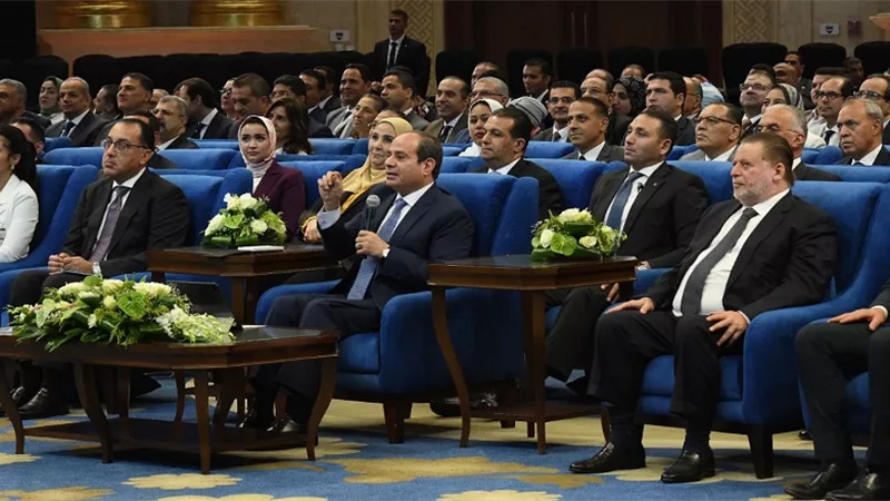 الرئيس السيسي :الدولة نفذت محطات معالجات مياه متطورة