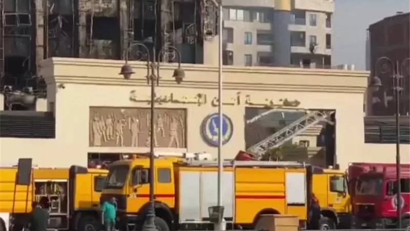 مازالت عمليات التبريد جارية لإخماد حريق مديرية أمن الإسماعيلية