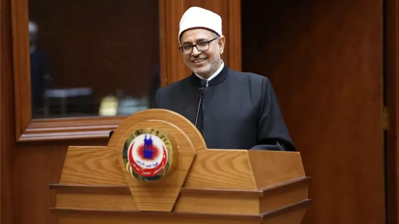 رئيس جامعة الأزهر يشهد تخريج دفعة جديدة بكلية الشريعة والقانون