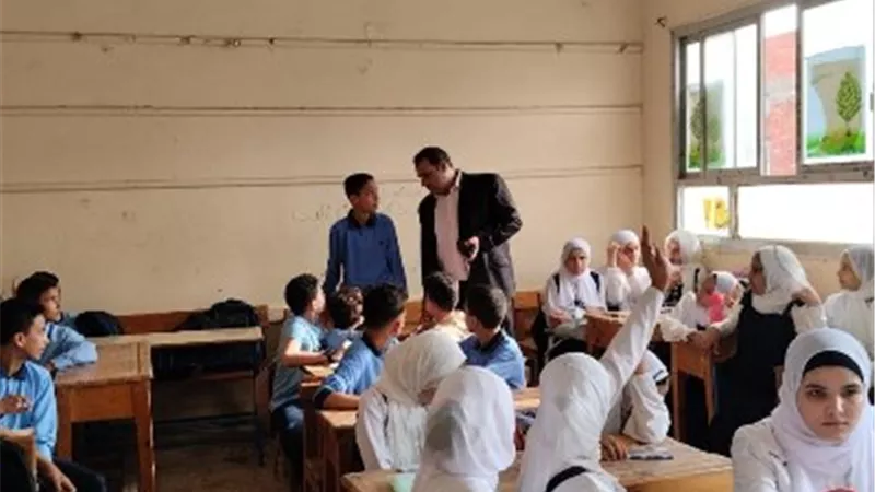 تكثيف أعمال النظافة حول المدارس بالشرقية