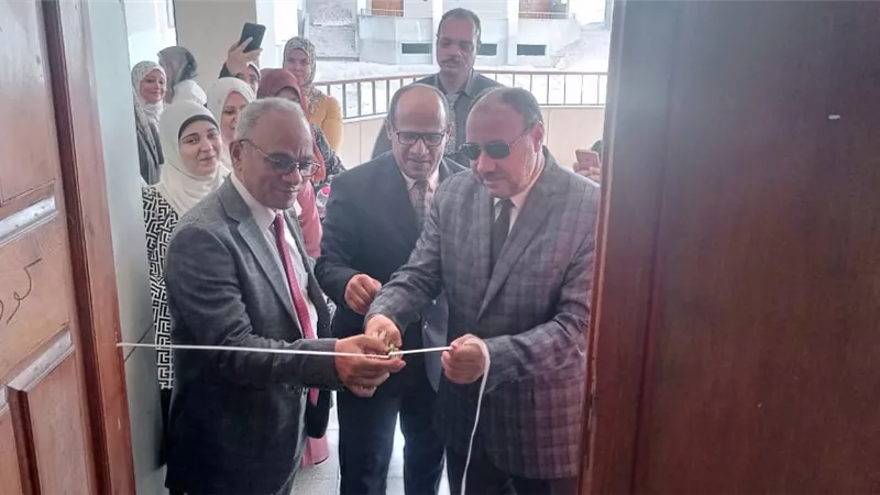 عبد المالك يشهد حفل استقبال الطالبات الجدد بكلية طب بنات بأسيوط