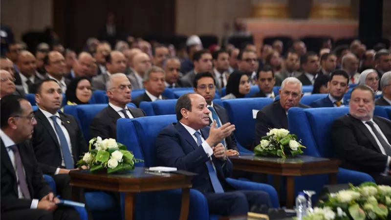 السيسي : استعينوا بقيم العمل والكفاح والصبر لاحداث تغيير ايجابي