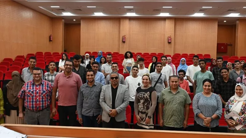 كلية الحاسبات والذكاء الاصطناعي ترحب بطلابها الجدد بالغردقة