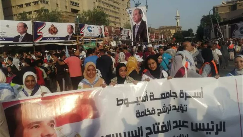 الآلاف في احتفالية مستقبل وطن باسيوط لمطالبة السيسى باستكمال مسيرة البناء والتنمية
