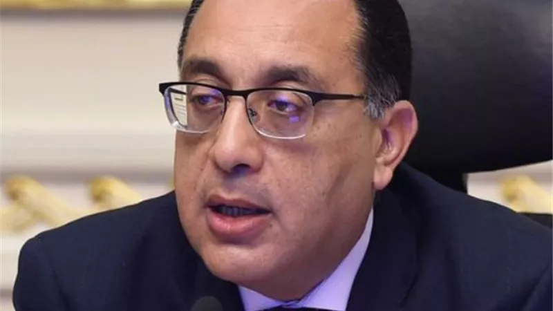 رئيس الوزراء يهنئ وزير الدفاع بالذكرى الخمسين لنصر أكتوبر المجيد