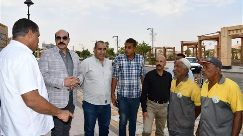 عطية يوجه بإستكمال تنفيذ حملات النظافة فى أسوان