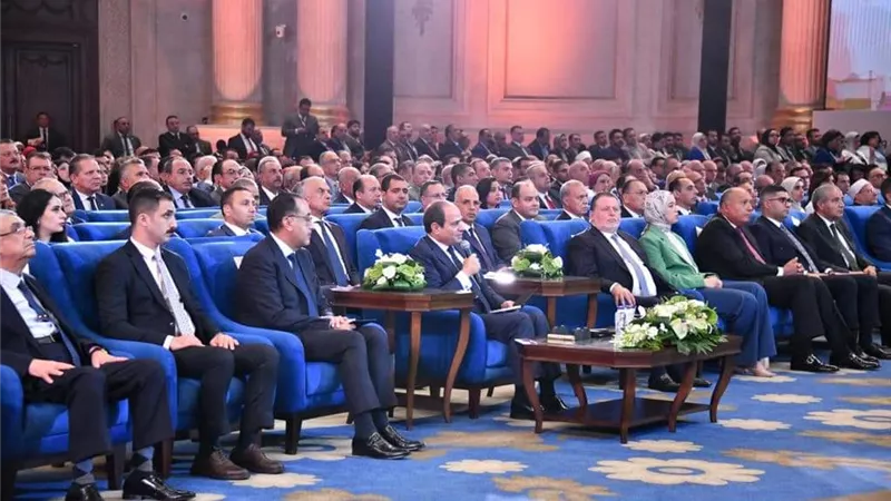 الرئيس السيسي محذرا: استعدوا لسيل من الأكاذيب والافتراءات خلال الشهرين القادمين