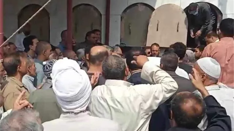 تشييع جثمان مدير مركز ابن خلدون بمسقط راسه بالدقهلية