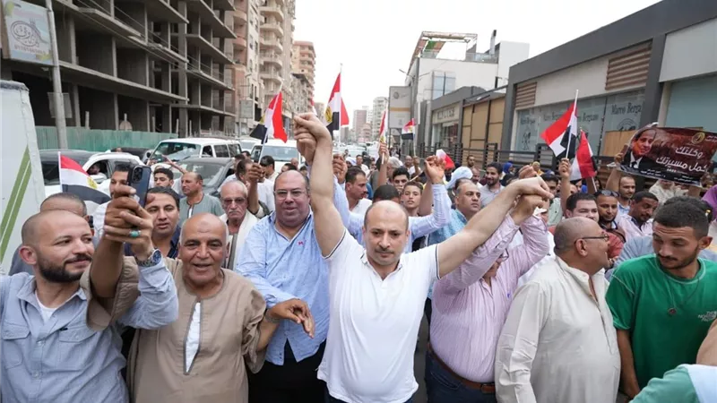 مسيرات للآلاف من قيادات وأعضاء «حماة الوطن» بميادين مصر لمطالبة السيسي بالترشح