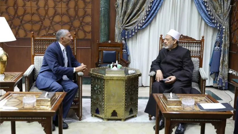شيخ الأزهر يستقبل سفير مصر لدى الفاتيكان